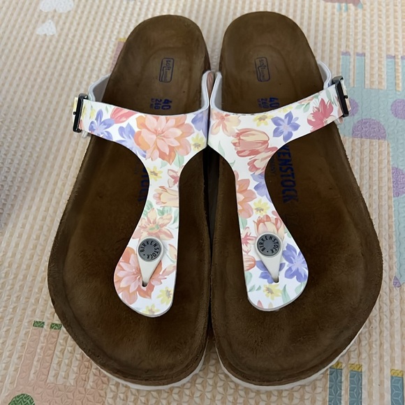 Birkenstock Women’s Gizeh BS Supernatural Flowers White- Gently Used, size 9 - Picture 2 of 11